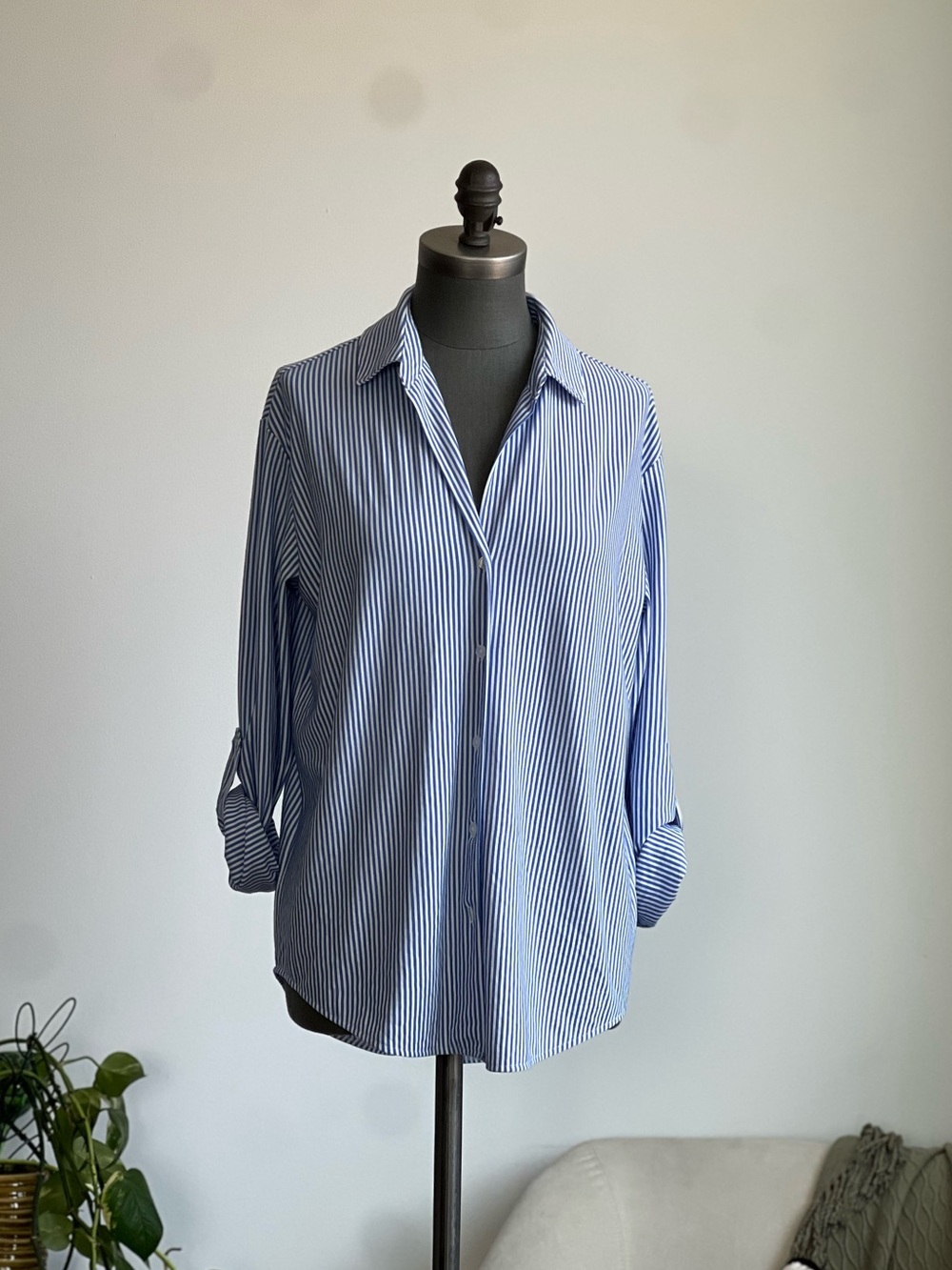 Blue Striped Button-Front Women’s Shirt Oversized EUC